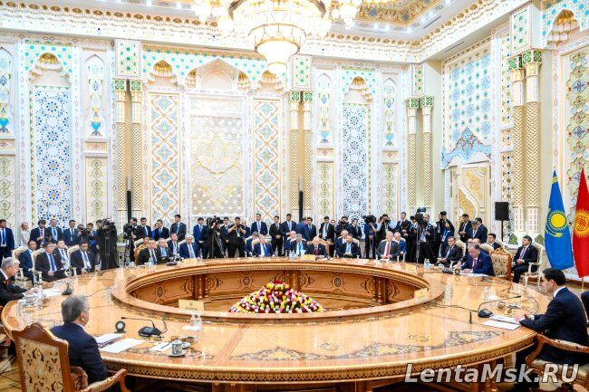 На саммите в Душанбе лидеры СНГ договорились о создании формата «СНГ плюс»