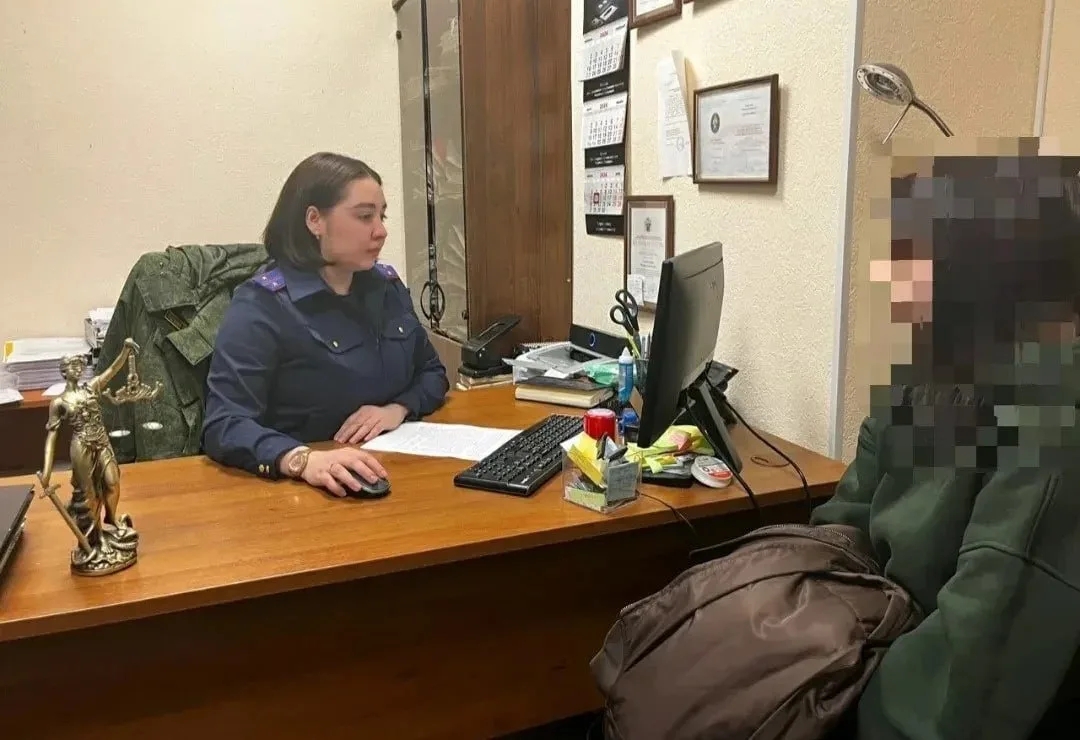 В Ленобласти задержали блогершу за фото кулича рядом с секс-игрушкой